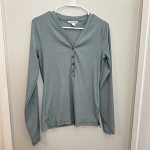 Athleta Uptempo Ribbed Henley Top in Mininalistic Grey Small